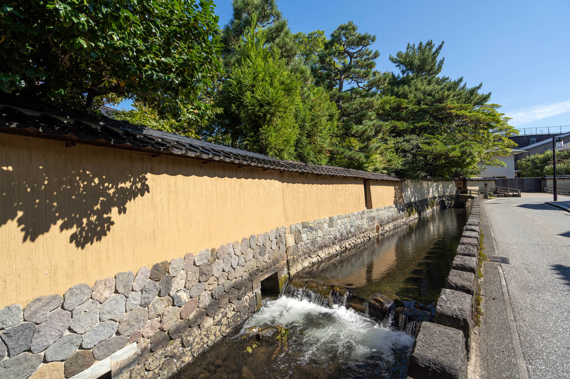 金沢の水をたどる